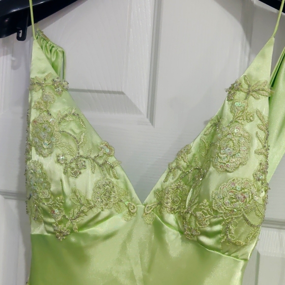 Long gown dress - Picture 2 of 6